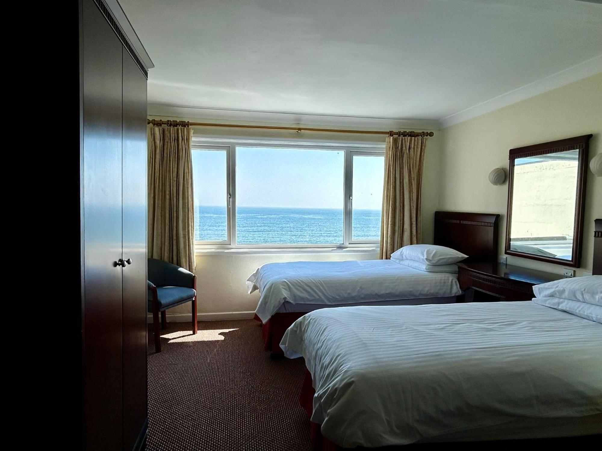 Regent Court - Seafront, Sandown - Free Car Ferry For Bookings Of 3 Or More Nights, Subject To Availability Buitenkant foto
