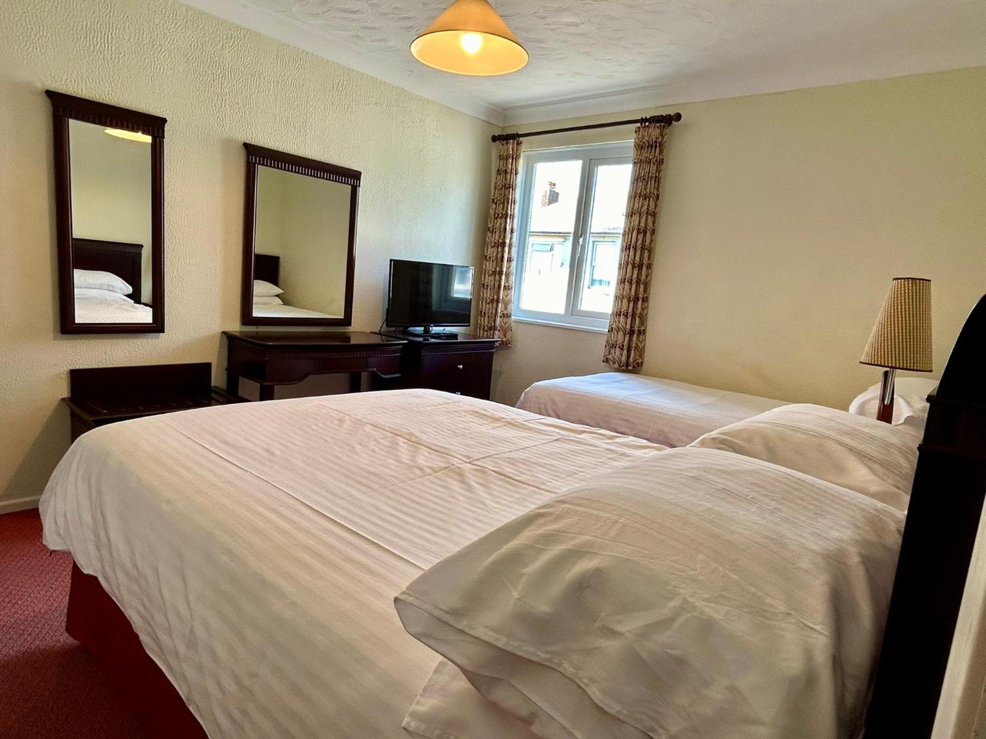 Regent Court - Seafront, Sandown - Free Car Ferry For Bookings Of 3 Or More Nights, Subject To Availability Kamer foto