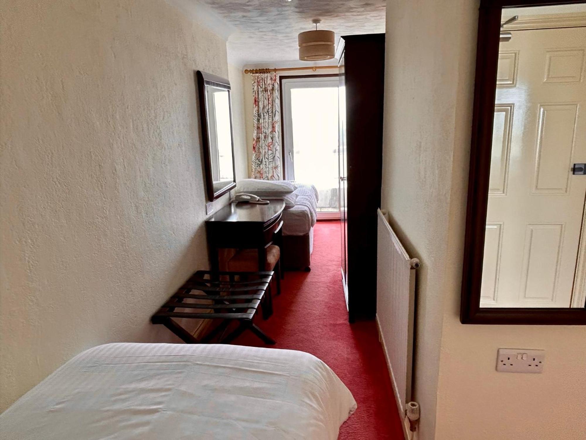 Regent Court - Seafront, Sandown - Free Car Ferry For Bookings Of 3 Or More Nights, Subject To Availability Buitenkant foto