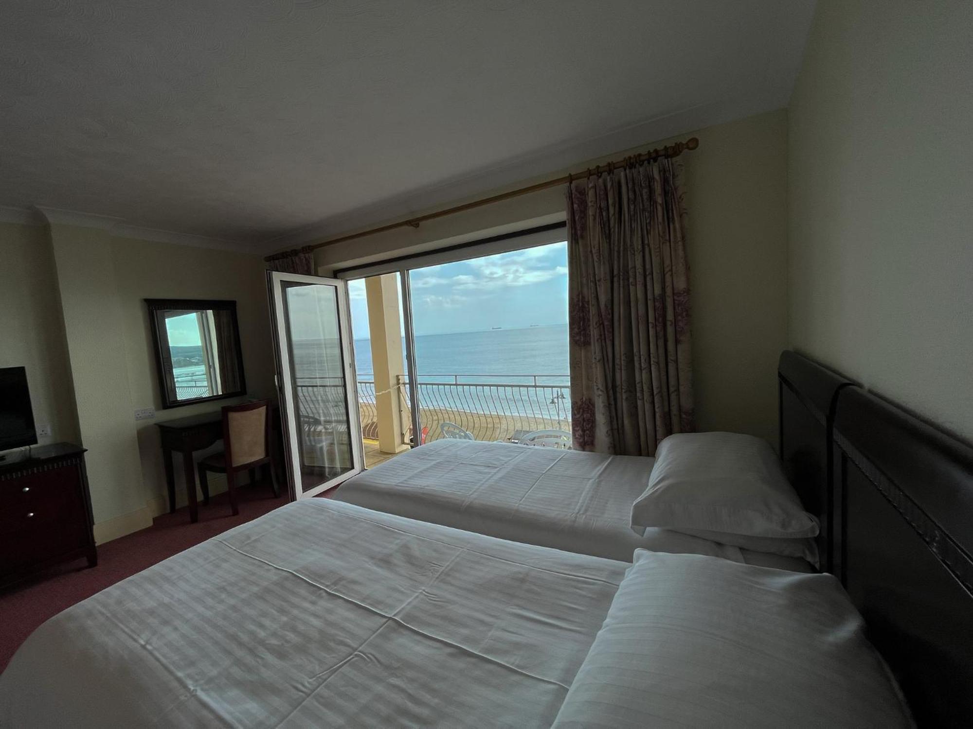 Regent Court - Seafront, Sandown - Free Car Ferry For Bookings Of 3 Or More Nights, Subject To Availability Kamer foto