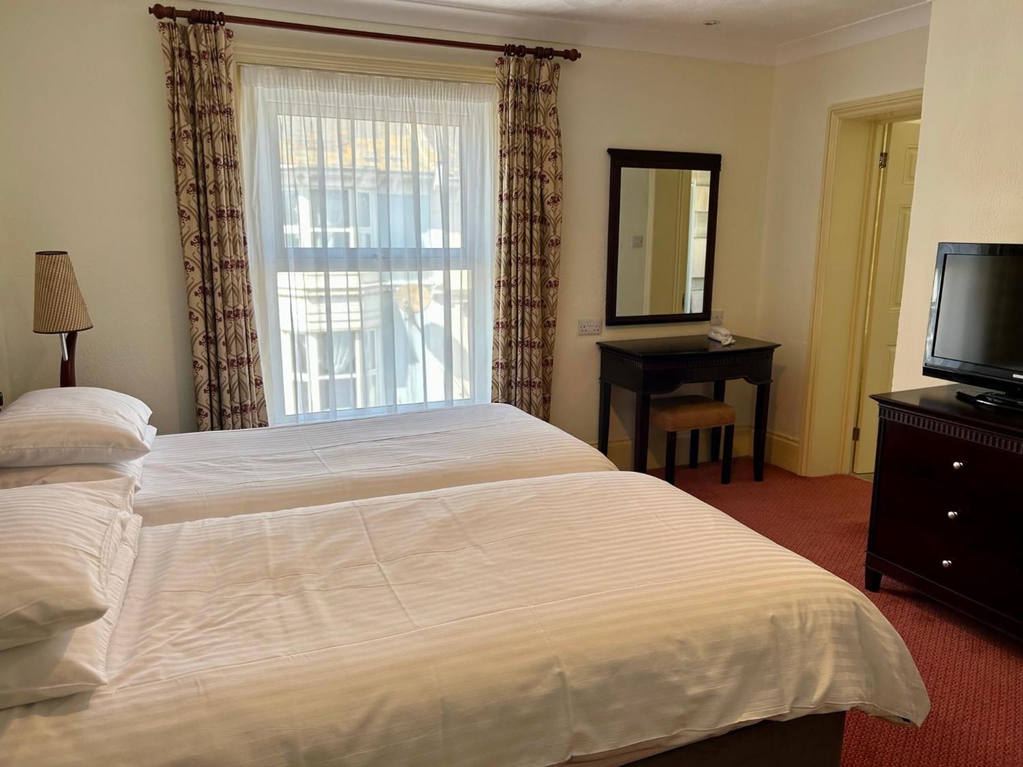 Regent Court - Seafront, Sandown - Free Car Ferry For Bookings Of 3 Or More Nights, Subject To Availability Kamer foto